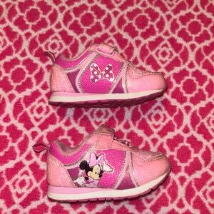 Minnie Mouse tennis shoes
